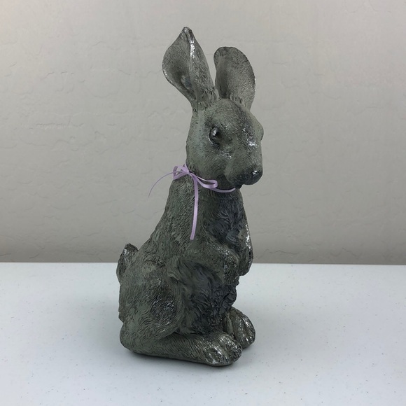 Grey resin decorative rabbit - Picture 1 of 2